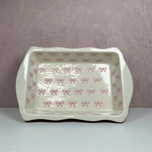 Elegant Ceramic Baking Dish with Pink Bow Design